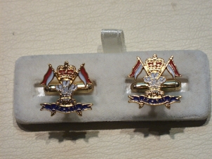 9th/12th Lancers enamelled cufflinks - Click Image to Close
